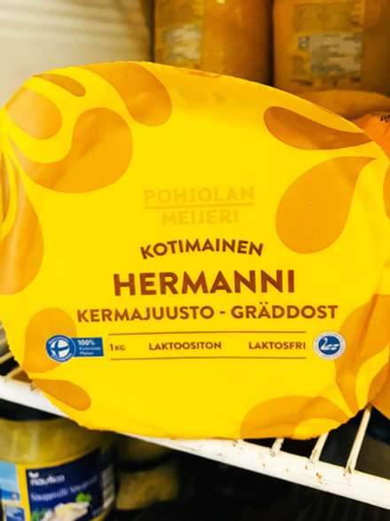 Сыр kotimainen HERMANNI kermajuusto 1 кг, СРОК: АВГУСТ-СЕНТЯБРЬ 2025