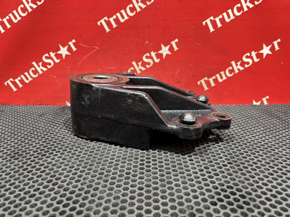 Кронштейн рессоры передней 2024г