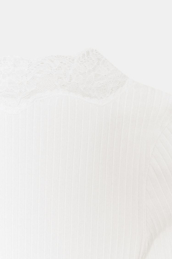 ZARA ФУТБОЛКА В РУБЧИК С КРУЖЕВОМ, БЕЛЫЙ