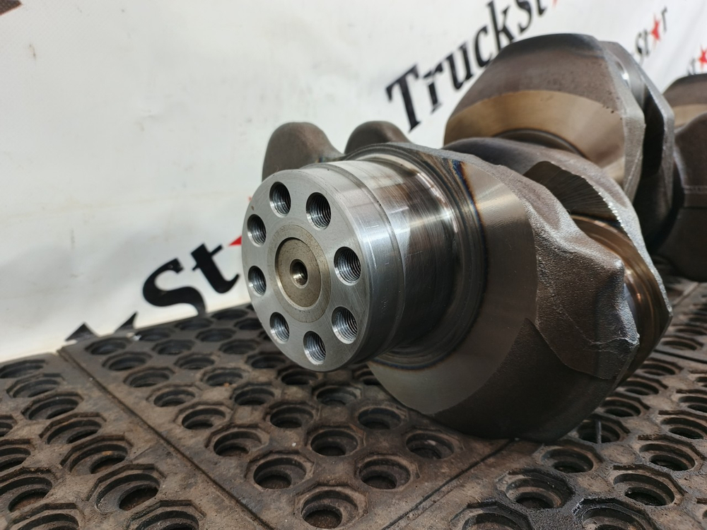 Коленвал D2676 2016г.