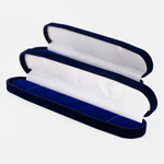 Бархатистая поверхность футляра