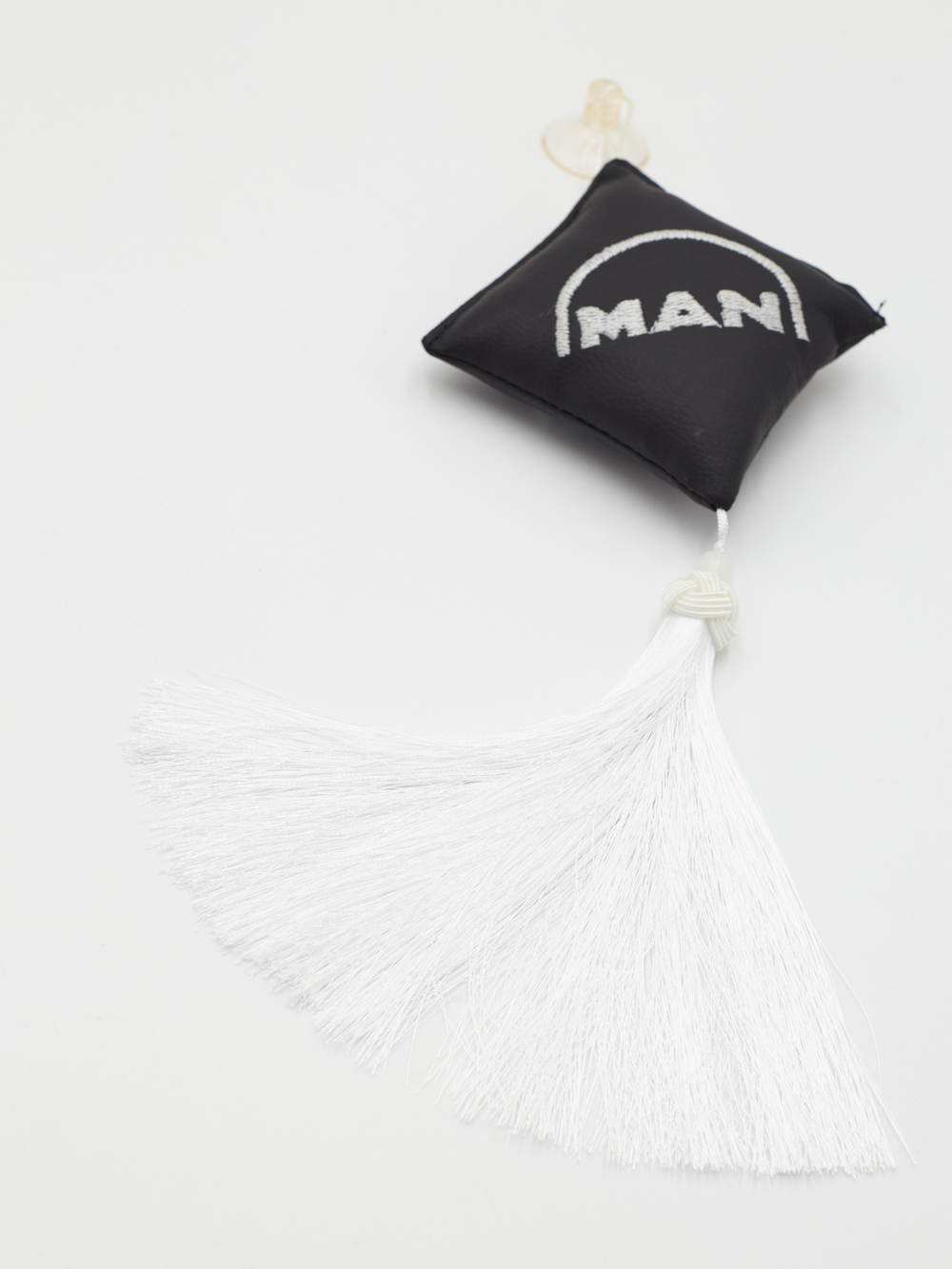 Ромб объемный на присоске MAN (экокожа, черный, белая вышивка, кисть)