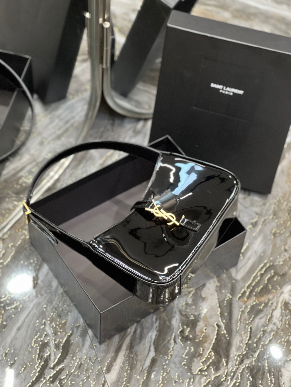Saint Laurent Le 5 à 7 Hobo Bag