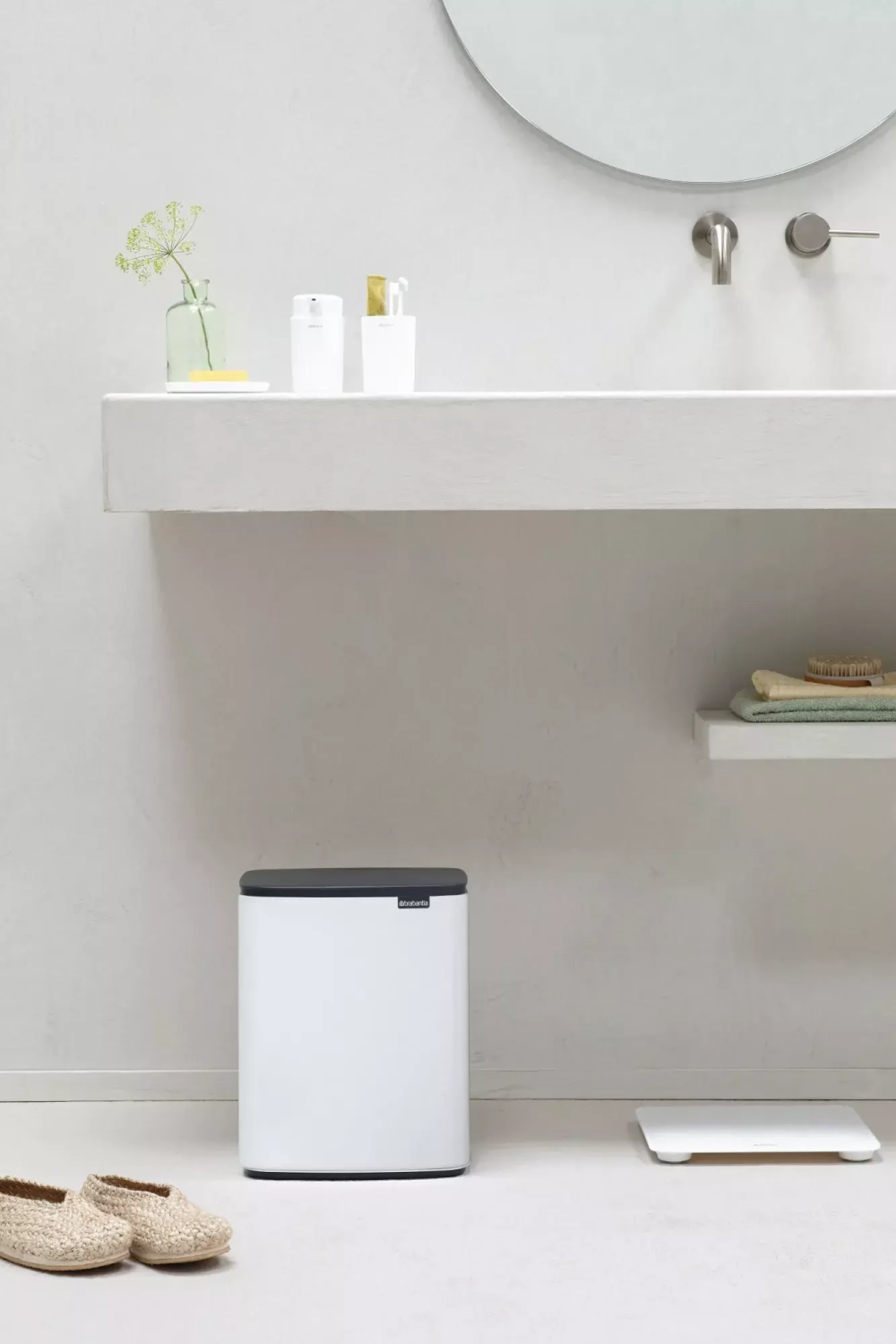 Brabantia - Контейнер для мусора Bo Touch Hi 12л белый / артикул   227240  / GTIN 8710755227240