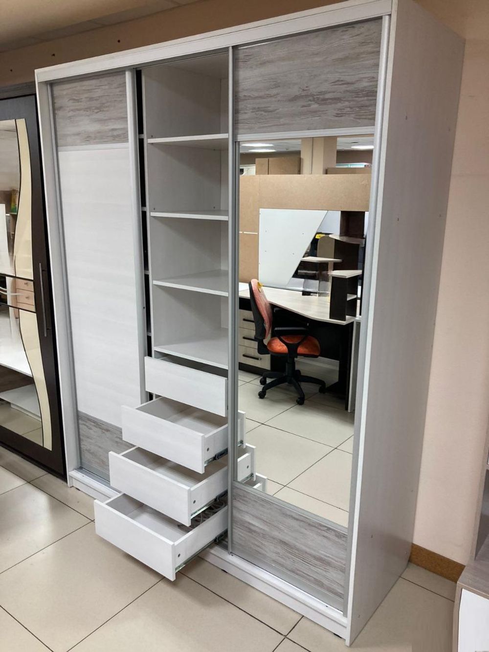 Шкаф-купе 3-х ств.с 1 зеркалом Пальмира Выбеленное дерево/артвуд темный