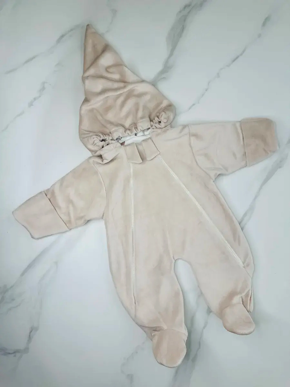 Комбинезон для новорожденного велюровый