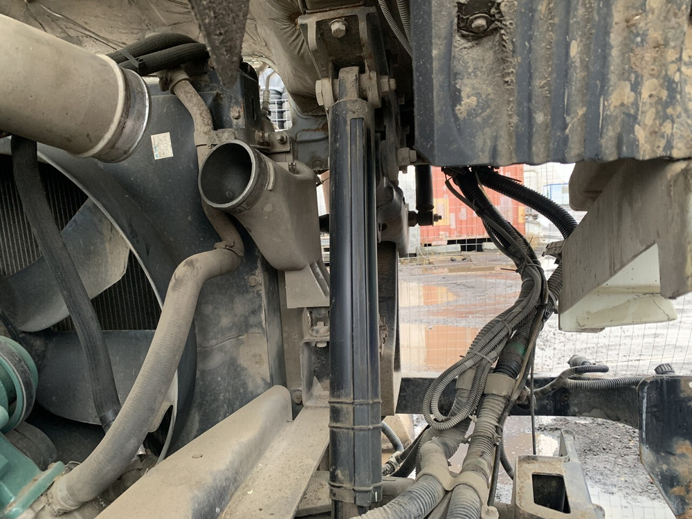 Цилиндр подъёма кабины 2023г.