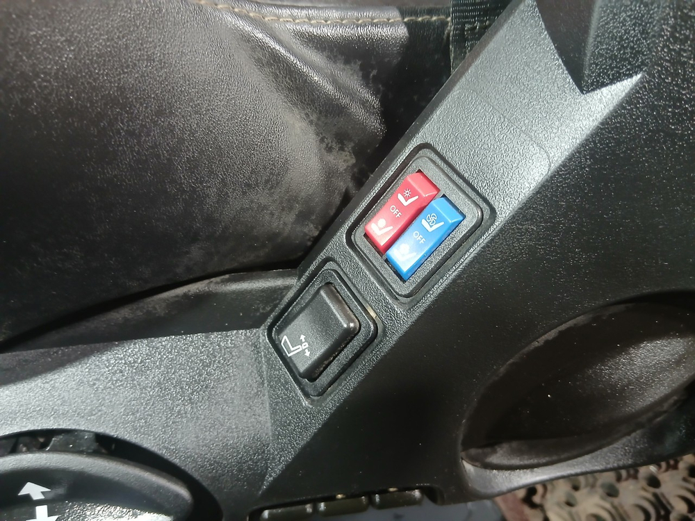 Сиденье водительское пневматическое 2023 г.