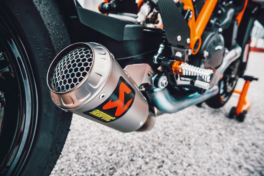 Akrapovic Титановая выхлопная система KTM 1390 Super Duke A62405999000