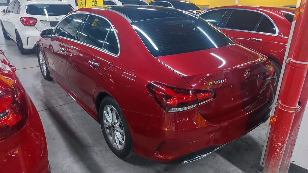 Mercedes-Benz A 200 L Sports Sedan Dynamic