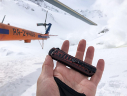 Нож складной Kizlyar Supreme WHISPER D2 (StoneWash, G10 Black-Red Handle, Caged Ballbearing)