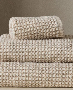ZARA HOME ПОЛОТЕНЦЕ ИЗ ХЛОПКА С РЕЛЬЕФНЫМ УЗОРОМ В КЛЕТКУ, СВЕТЛО-БЕЖЕВЫЙ