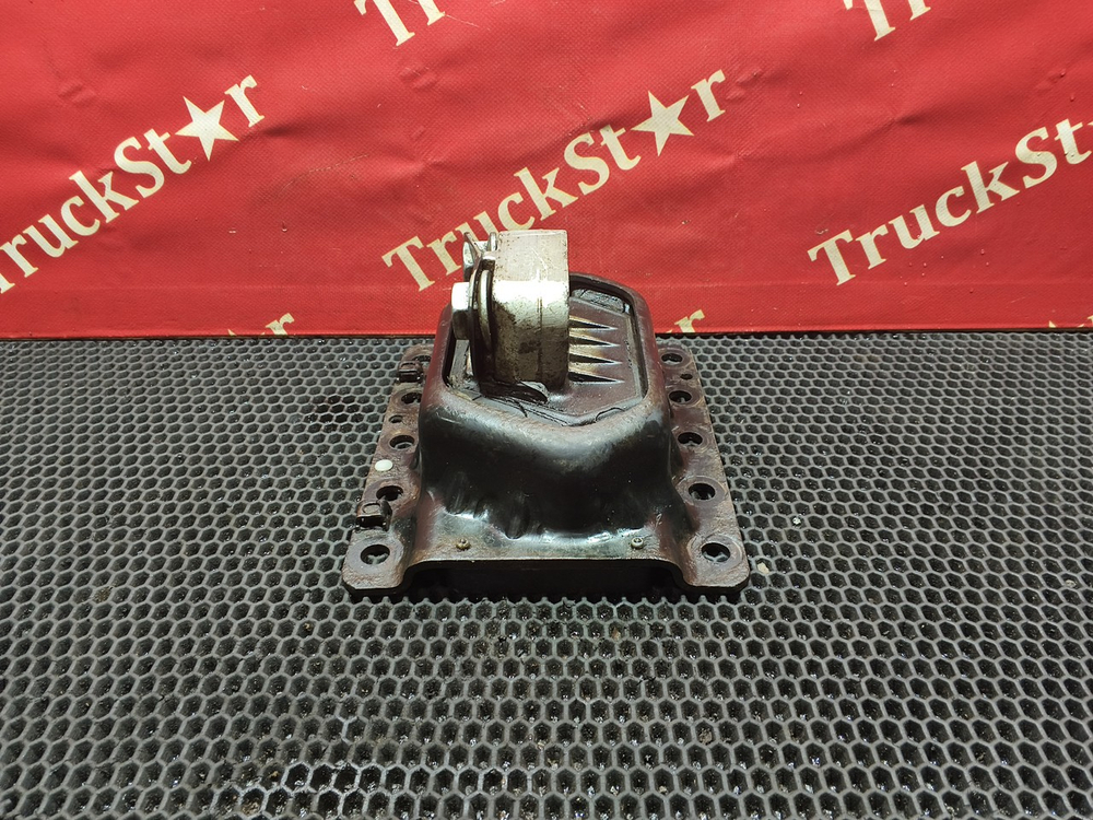 Подушка двигателя задняя