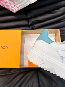 Louis Vuitton Time Out