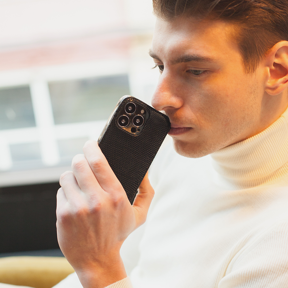 Чехол для iPhone 13 Pro из кожи ящерицы, черного цвета