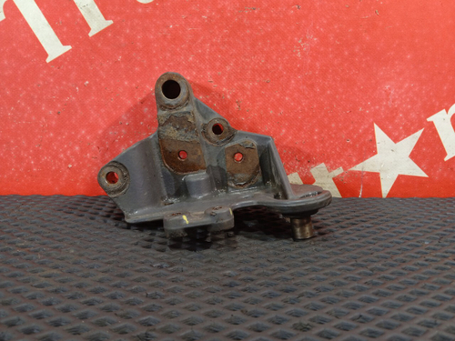 Кронштейн ролика натяжителя