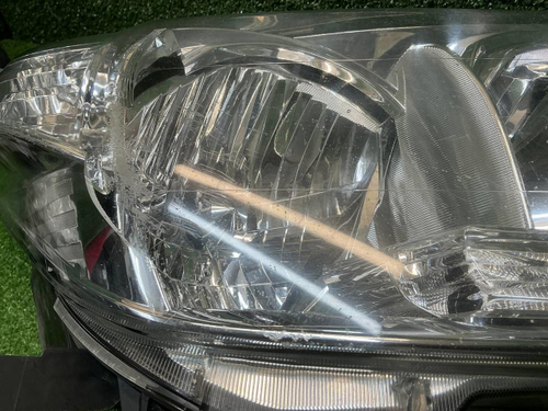 Фара правая Toyota Land Cruiser 200 07-12 галоген