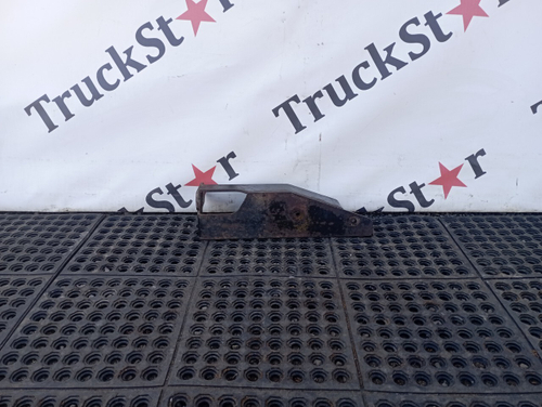 Кронштейн подножки правый 2017г