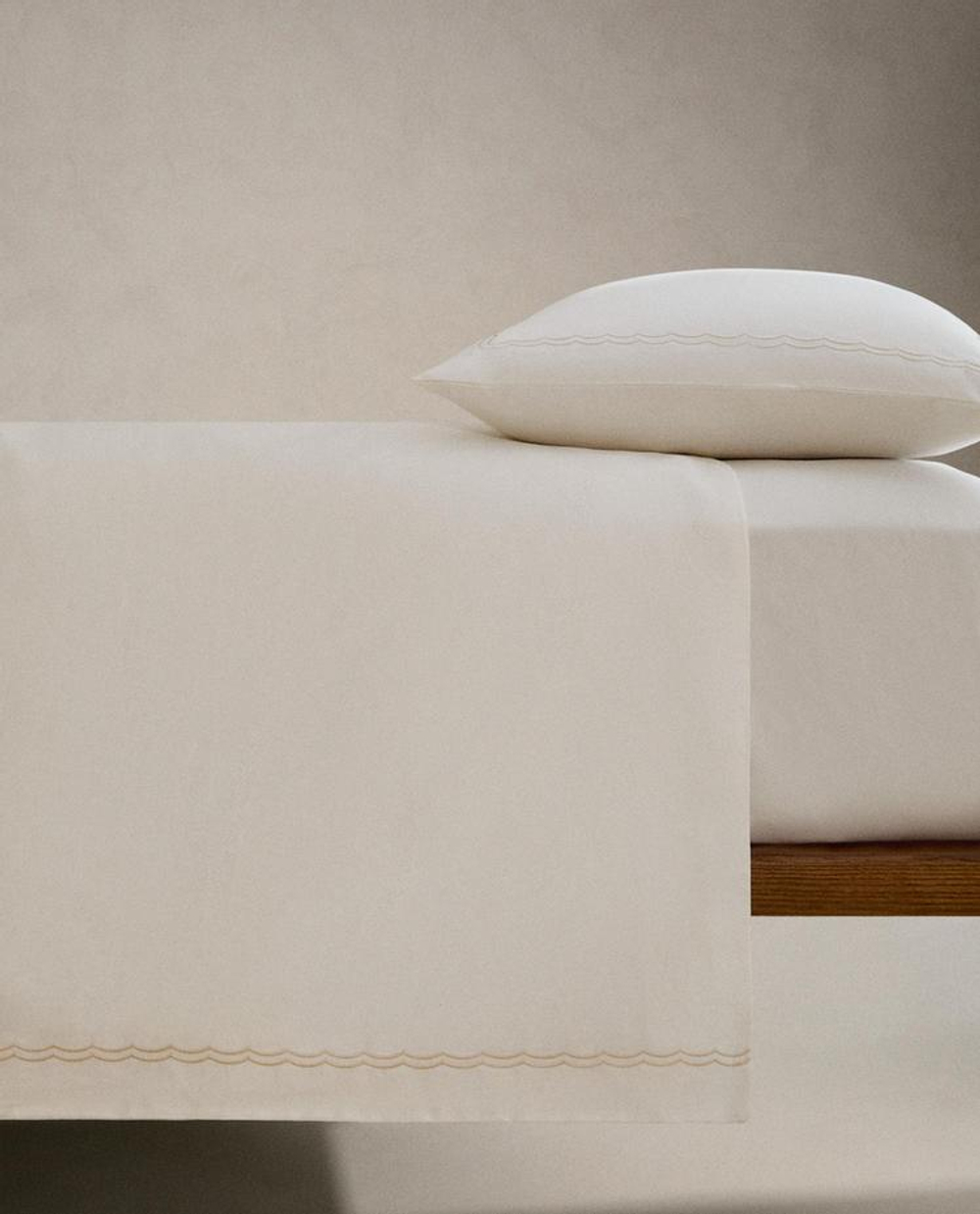 ZARA HOME ХЛОПКОВЫЙ ПОДОДЕЯЛЬНИК (300 НИТЕЙ), ЗОЛОТИСТЫЙ