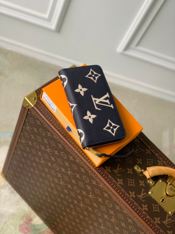 Louis Vuitton Zippy Wallet
