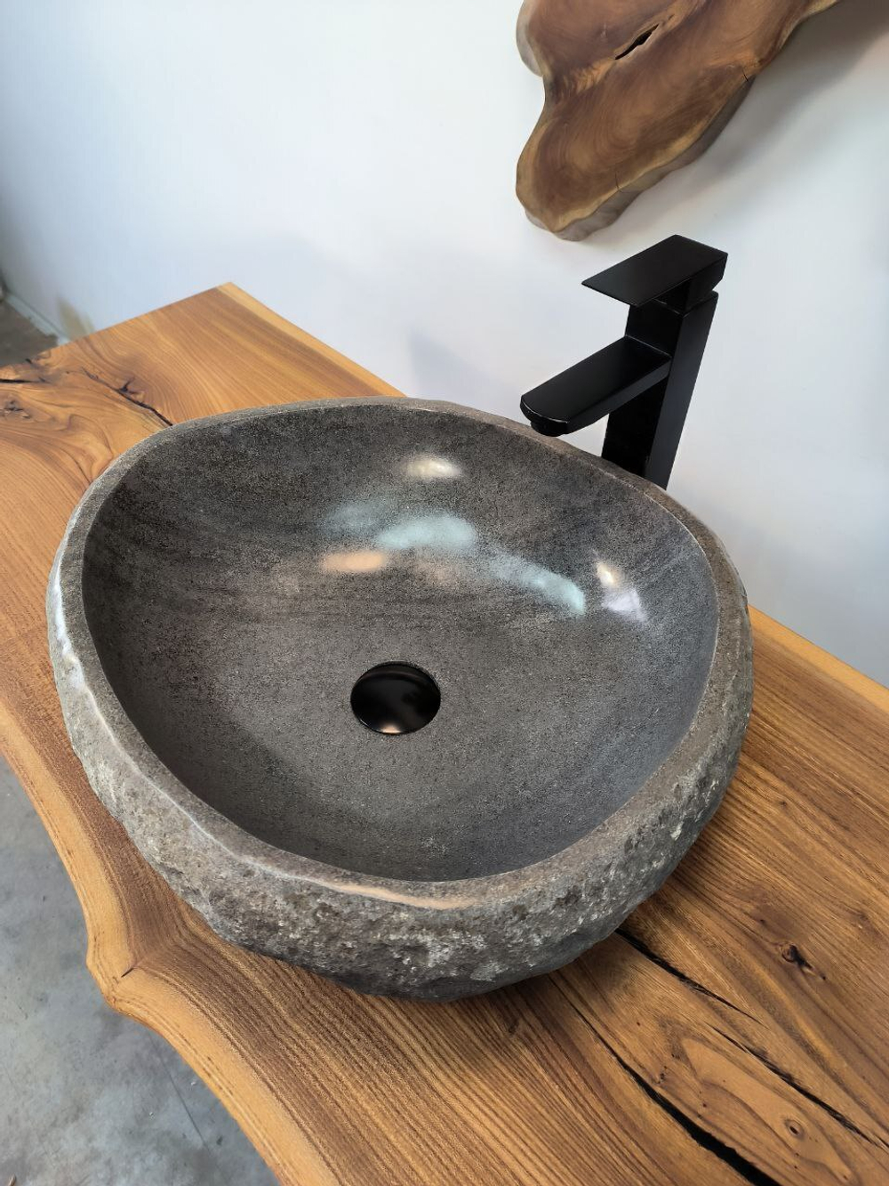 Раковина из речного камня RS-65884 46х44х15 из натурального камня