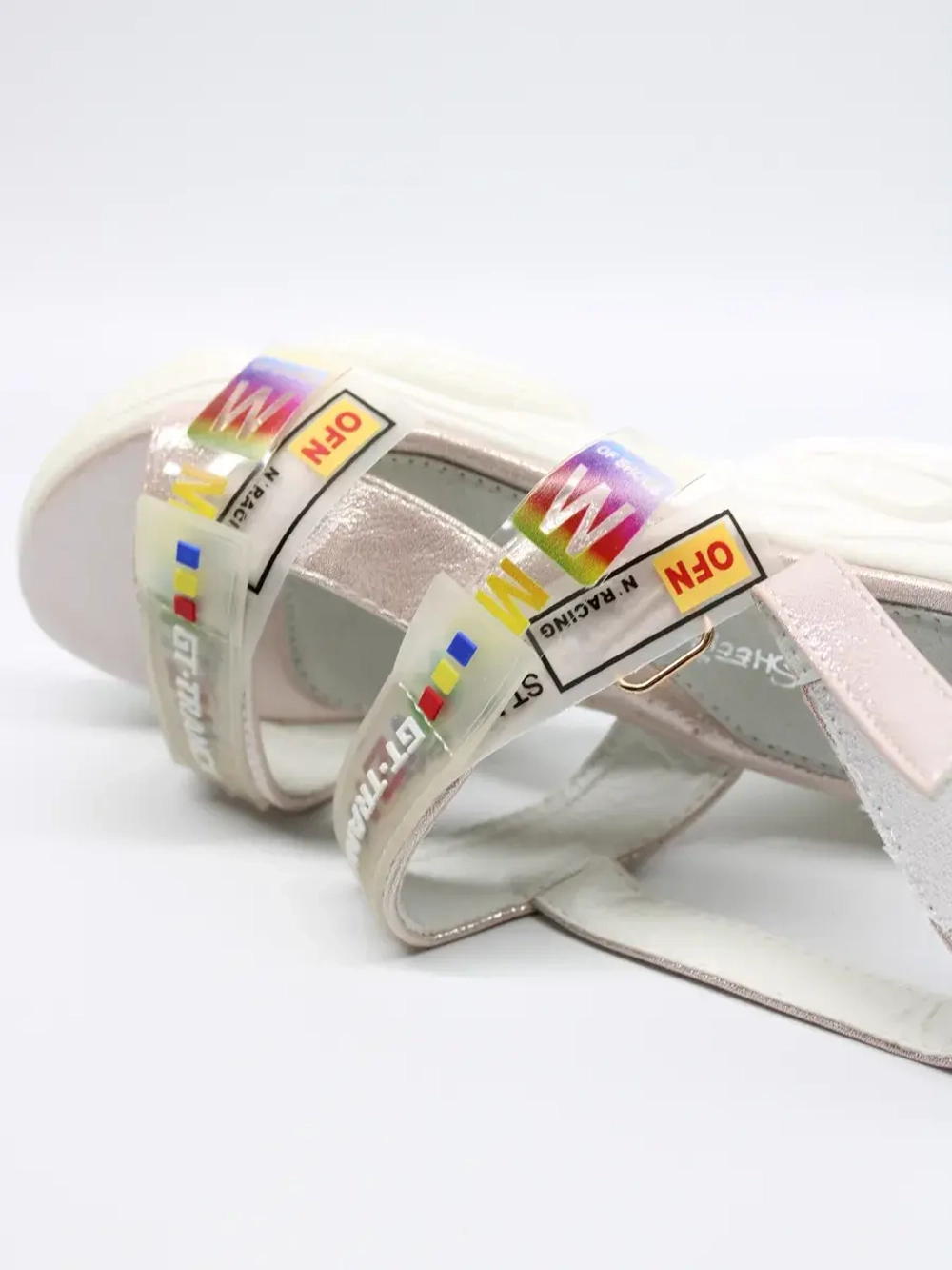 Босоножки «Mismatched shoes» (несовпадающая обувь)