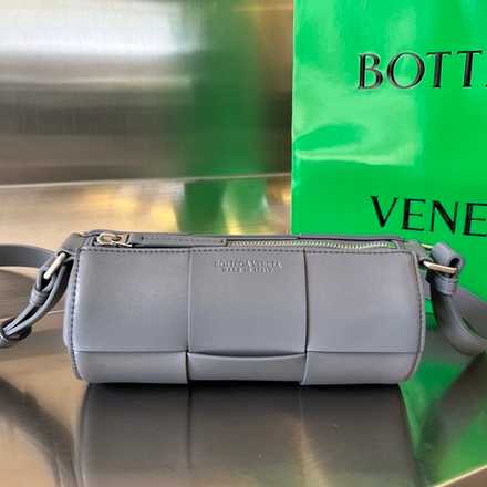 Bottega Veneta Small Canette 21 cm