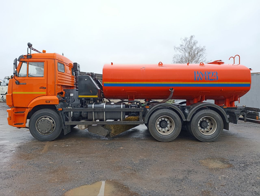 КамАЗ 65115 6x4 КДМ КО-823 (Дизельный, 6,7 л, 292 л.с., МТ)