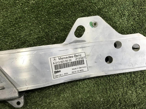 Кронштейн передней панели Mercedes E W213 (16-23)