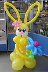 Зайка с цветком