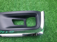 Накладка ПТФ левая Toyota Land Cruiser 300 (21-нв)