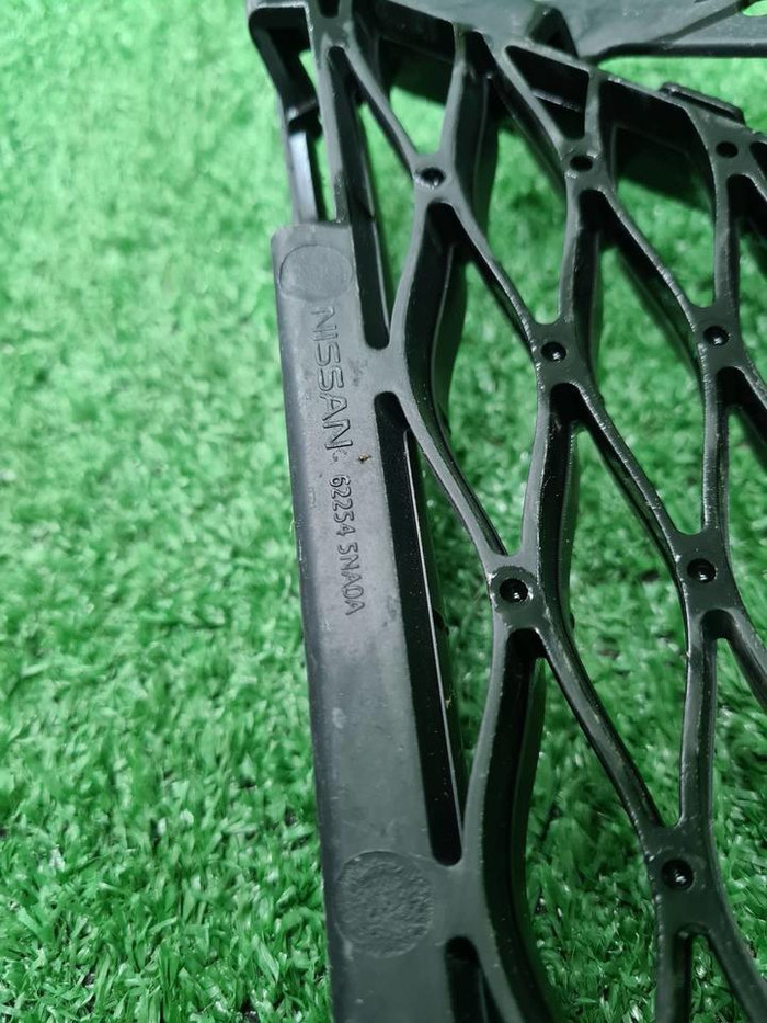 Решетка переднего бампера Infiniti QX50 2 (17-нв)