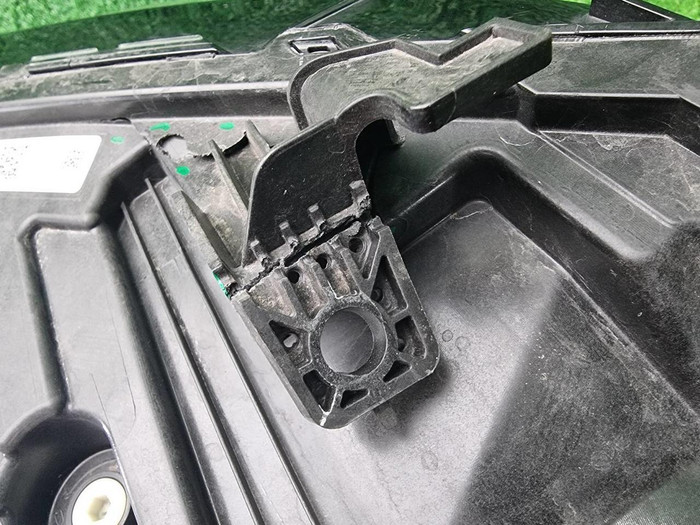 Фара правая Geely Monjaro (2021-н.в.) LED