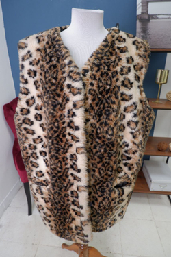 Жилетка с леопардовым принтом 50 размер