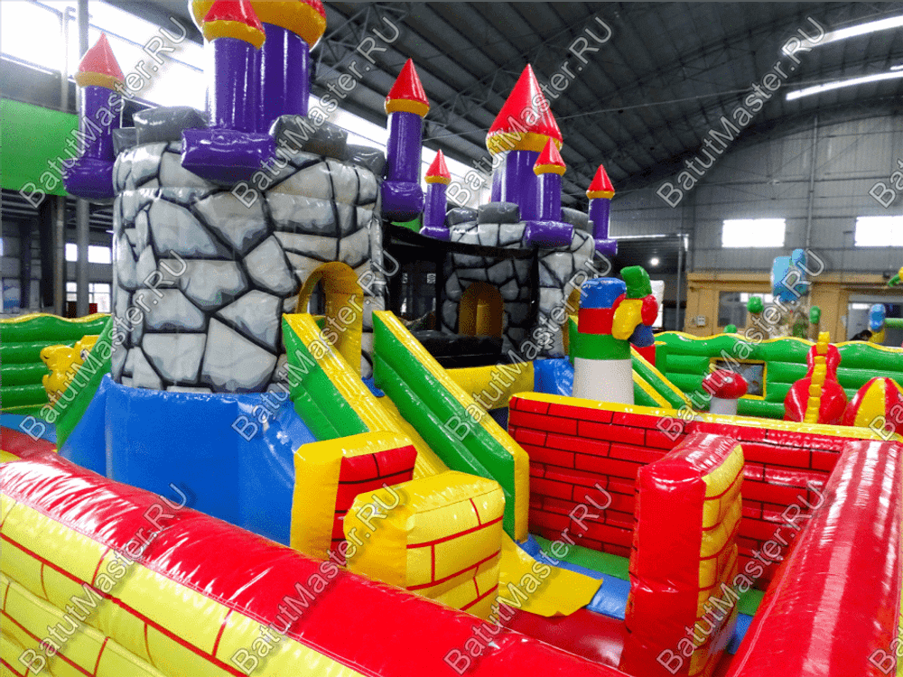 Большой надувной батут "Средневековье" 12*12*5 м