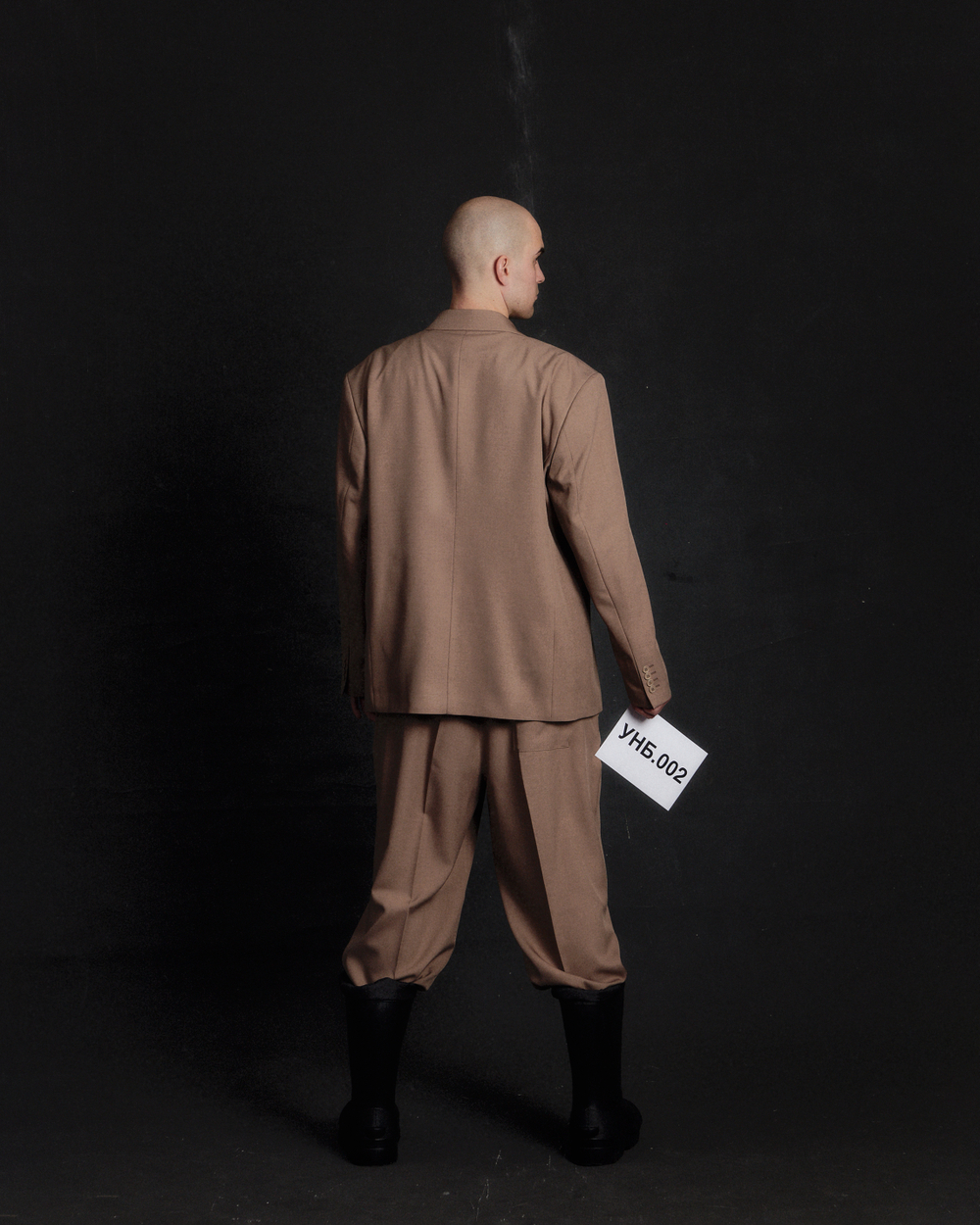 4x2 beige double-breasted suit