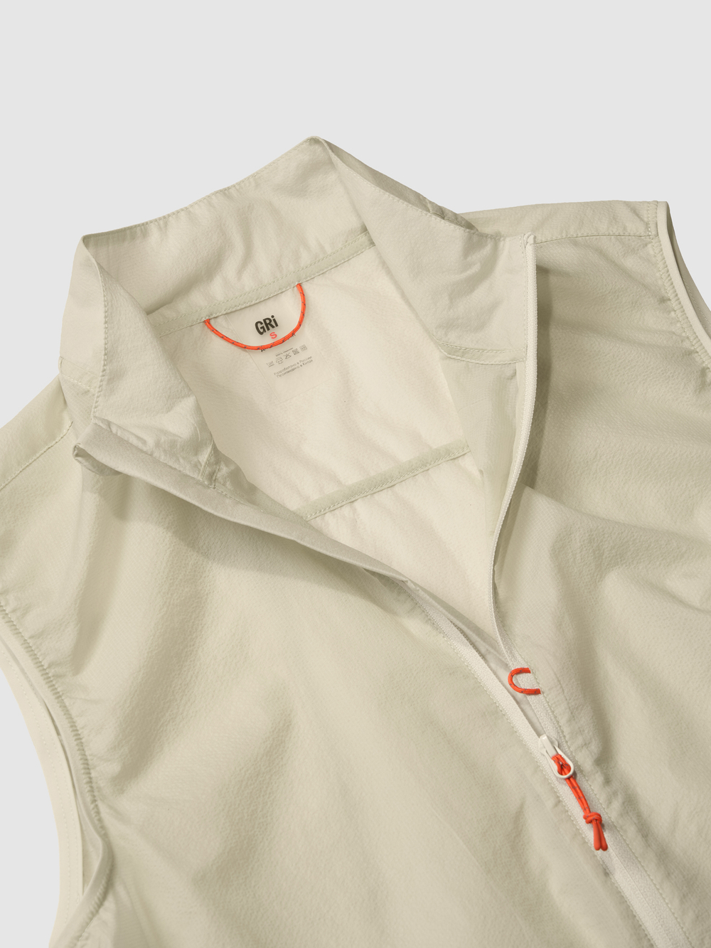 Жилет ветрозащитный мужской GRI Весна молочный