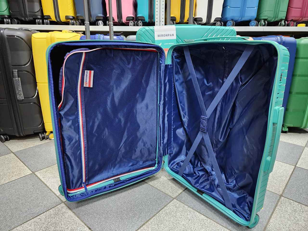 Чемодан Средний (М) полипропилен "Mironpan" съёмные колёса