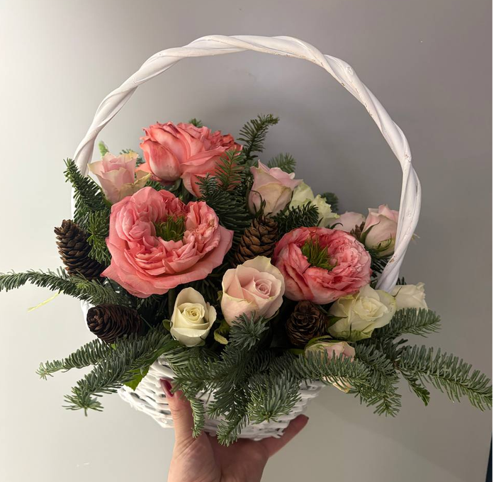 Композиция в корзинке "Мандариновое лукошко"