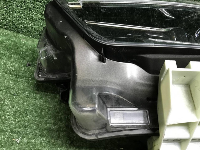 Битая Фара левая Infiniti QX80 (2017-2024) LED