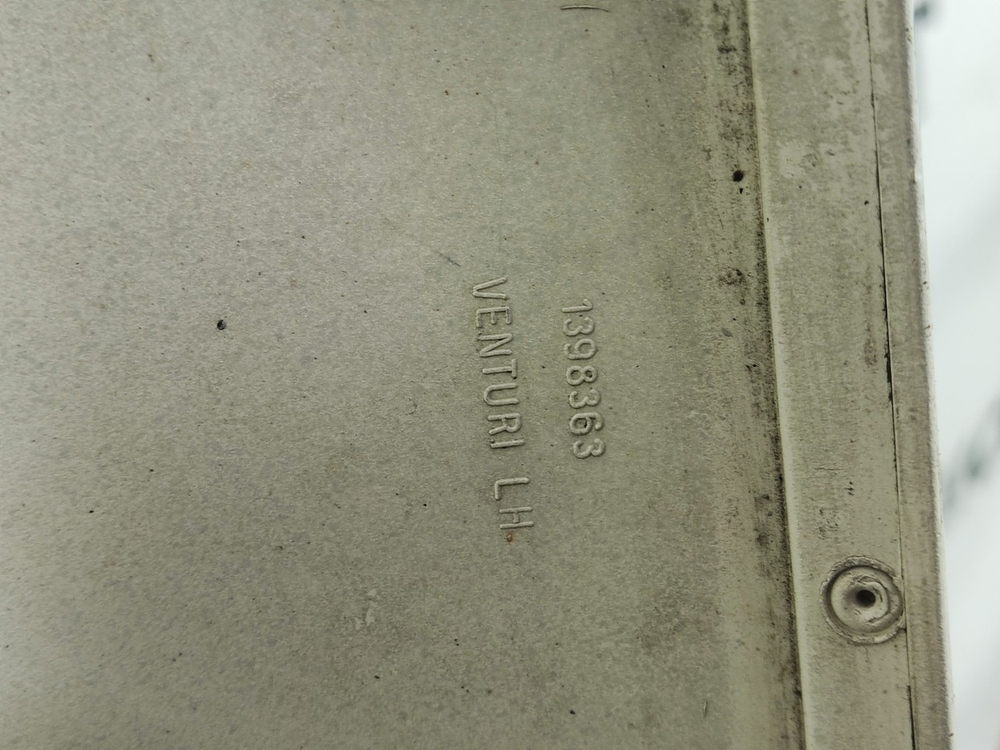 Облицовка фары левой