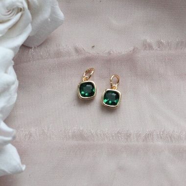 ПОДАРОК!!! Подвеска с зелёным фианитом, квадратная, 6 мм, позолота П364