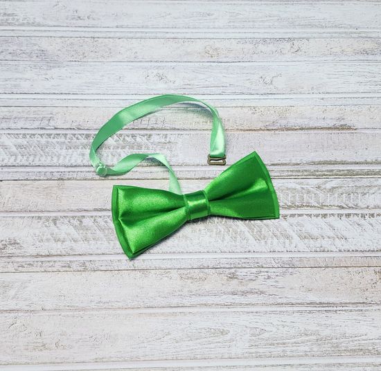 Галстук бабочка классика, лайм глянец