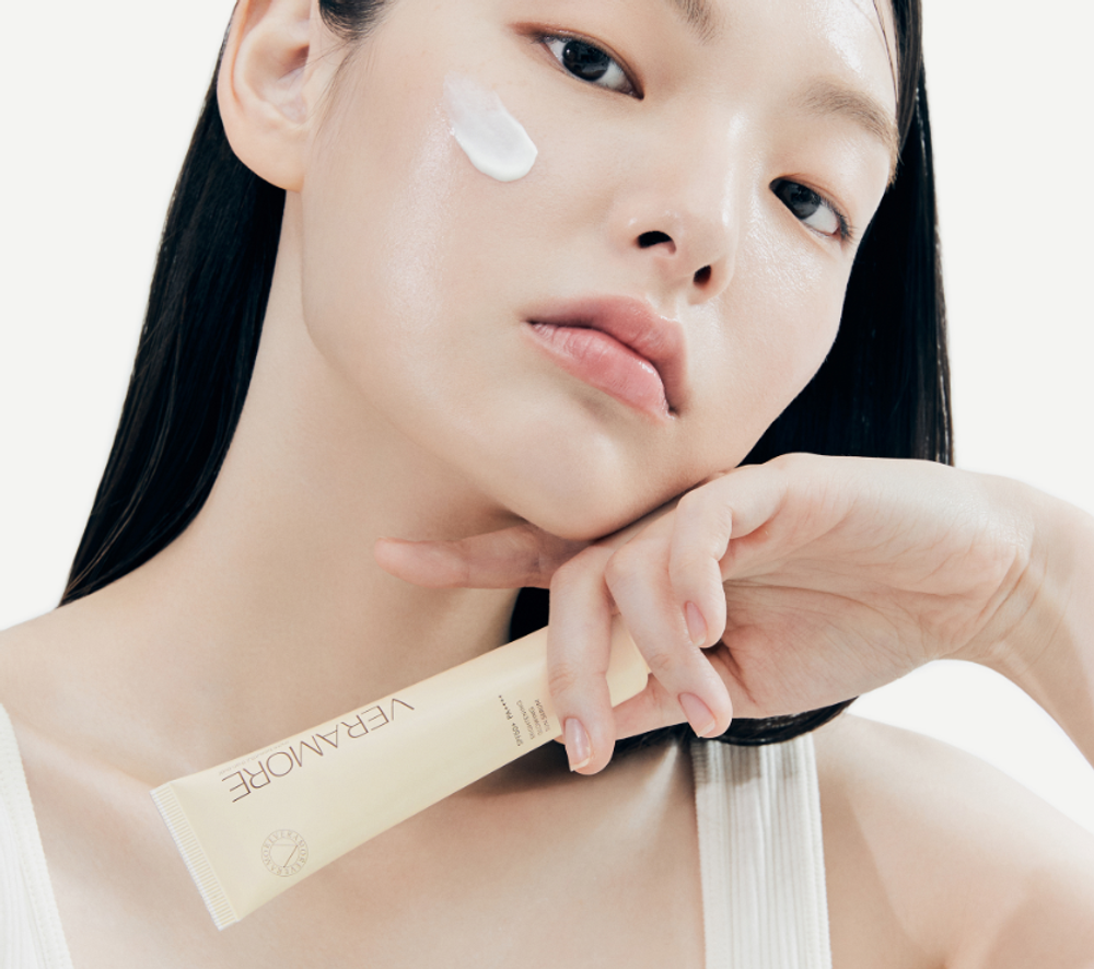 VERAMORE Солнцезащитная сыворотка для лица - Brightening Glowing Sun Serum SPF50+PA++++, 35мл.