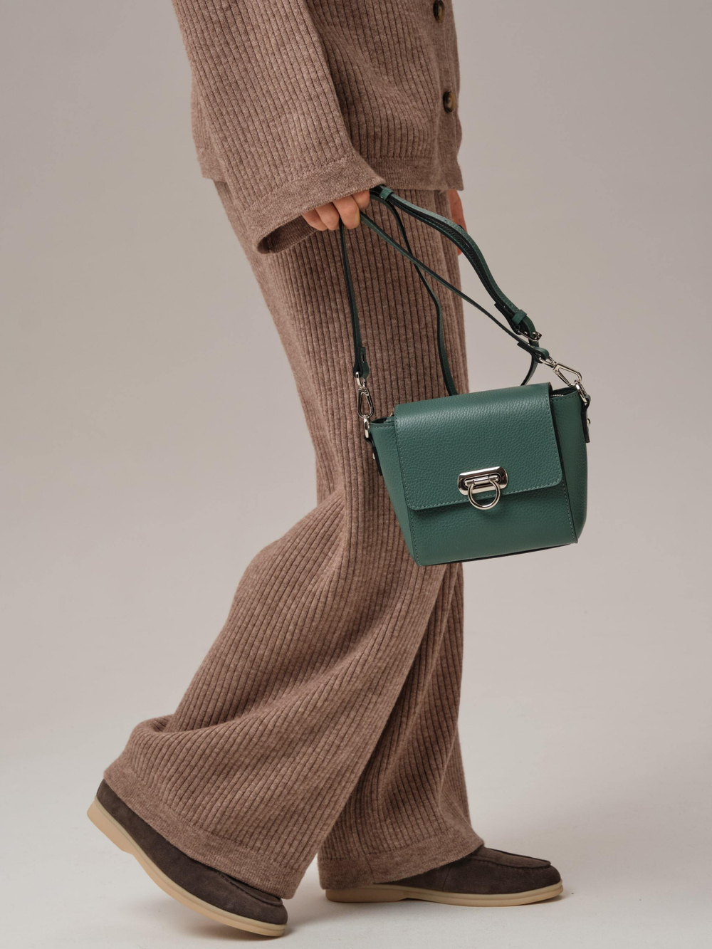 Сумка кожаная через плечо мутный минт