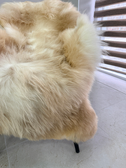 Шкура коврик меховой прикроватный овчина, 120х65 см.