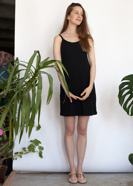 Короткое нижнее платье-сорочка черного цвета (скидка)