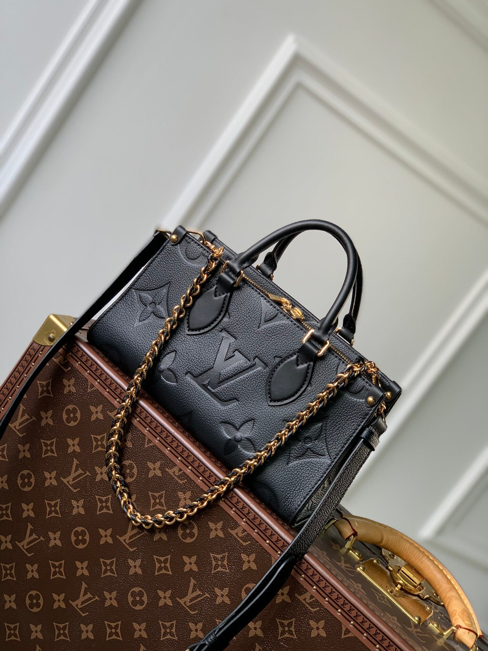 Louis Vuitton Onthego East West