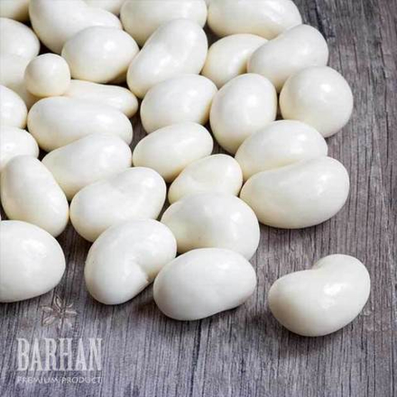 Кешью в белой шоколадной глазури