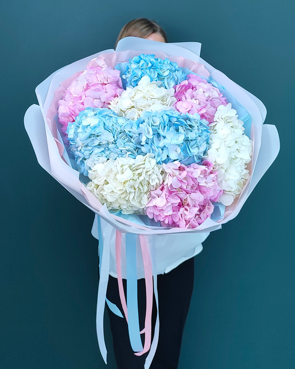 Большой ВАУ-букет из воздушной гортензии микс,9 веток(00264)